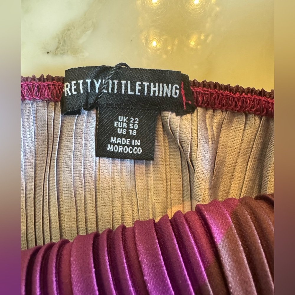 NWT Pretty Little Thing Plus Pink Plissé Strappy Cowl Neck Crop Top US 18 - Picture 5 of 10